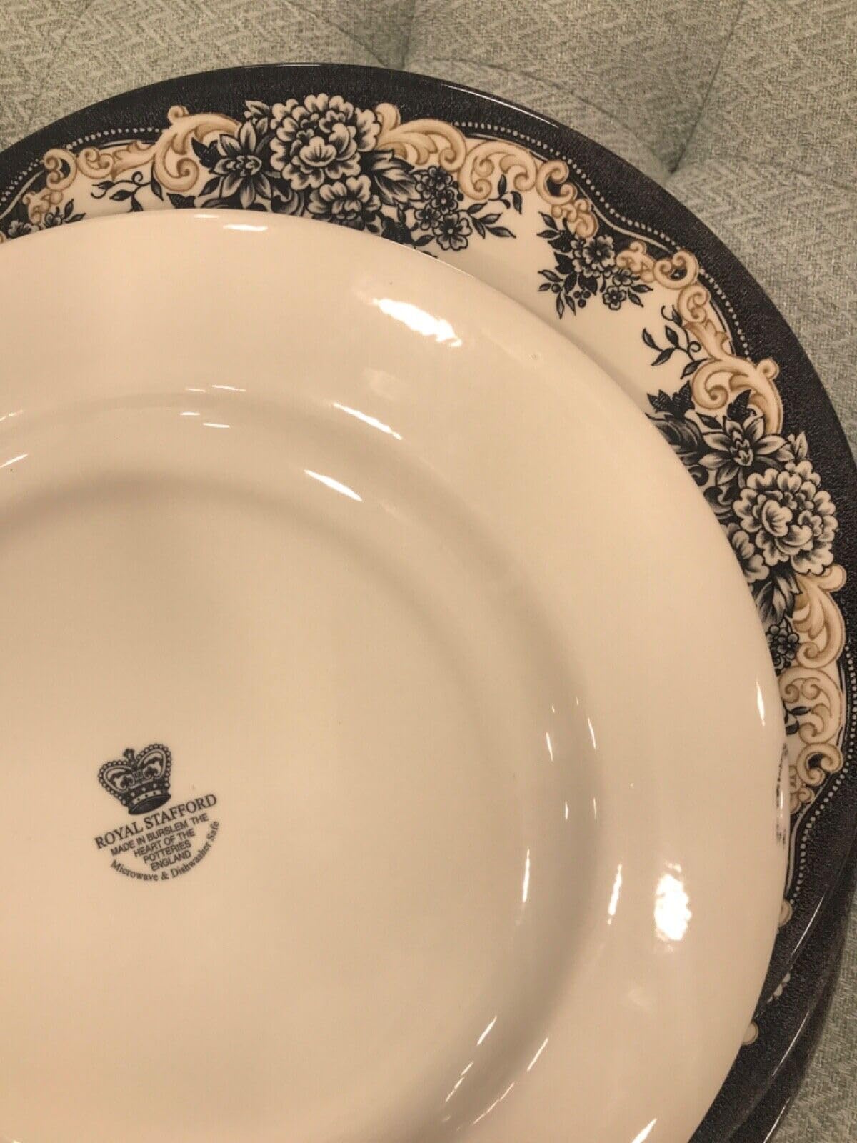  Stafford スケルトンデザイン皿　ハロウィン Set Of 4 New Halloween Royal Stafford Dinner Plates Skeleton